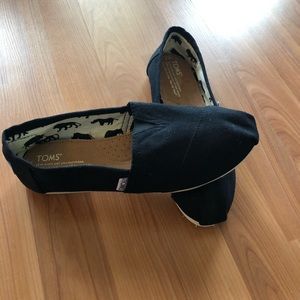 NWOT Toms shoes